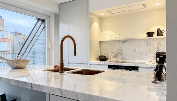 Penthouse rénové avec 3CH et terrasse ensoleillée orientée à l'ouest