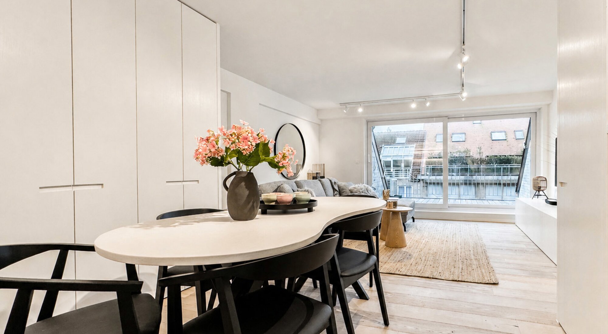 Subliem gerenoveerde penthouse met 3SK én westgericht zonneterras