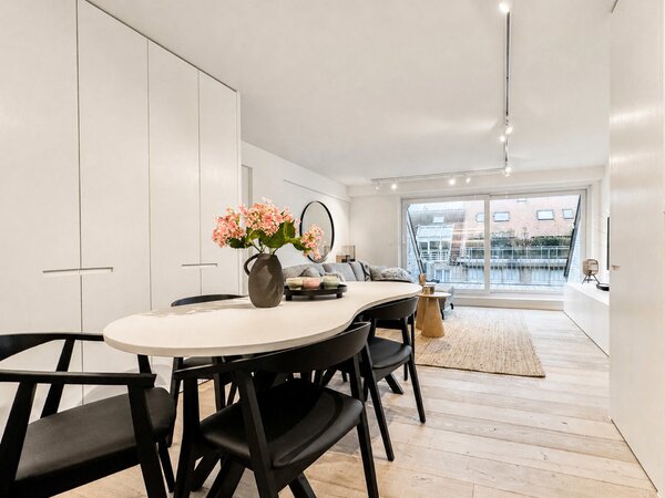 Subliem gerenoveerde penthouse met 3SK én westgericht zonneterras