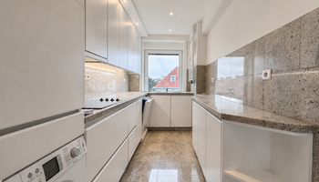 Ruim 3-SLK appartement met prachtig open zicht nabij het Rubensplein en de zee