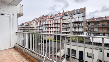 Ruim 3-SLK appartement met prachtig open zicht nabij het Rubensplein en de zee