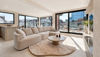 Prachtig gerenoveerd duplex-hoekappartement nabij de Lippenslaan
