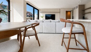 Prachtig gerenoveerd duplex-hoekappartement nabij de Lippenslaan