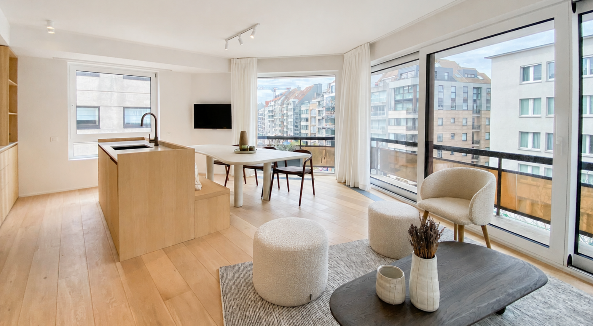 Lichtrijk 3SLK - hoekappartement met luxueuze afwerking in het centrum