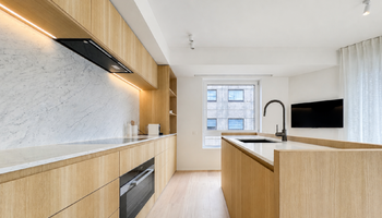 Lichtrijk 3SLK - hoekappartement met luxueuze afwerking in het centrum