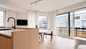 Lichtrijk 3SLK - hoekappartement met luxueuze afwerking in het centrum