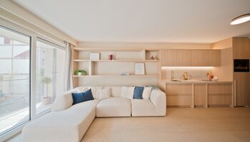Uniek en smaakvol gerenoveerd appartement nabij het Van Bunnenplein en de zee