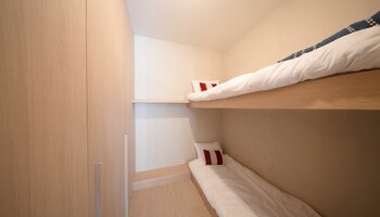 Uniek en smaakvol gerenoveerd appartement nabij het Van Bunnenplein en de zee