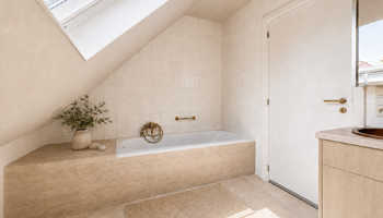 Villa à rénover sur un vaste terrain de 650 m² dans un quartier résidentiel