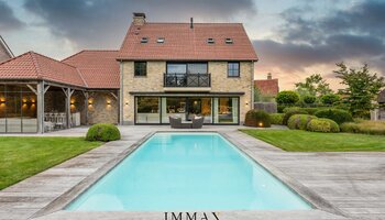 Villa exclusive sur un grand terrain avec piscine et pool house