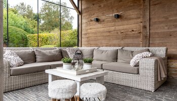 Villa exclusive sur un grand terrain avec piscine et pool house