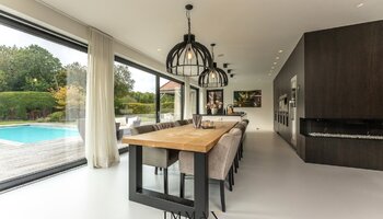 Villa exclusive sur un grand terrain avec piscine et pool house