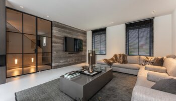 Villa exclusive sur un grand terrain avec piscine et pool house
