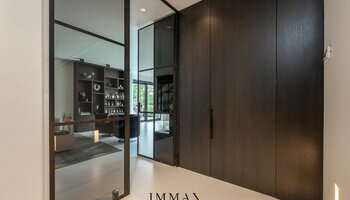 Villa exclusive sur un grand terrain avec piscine et pool house