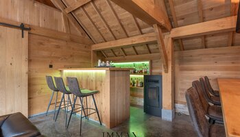 Villa exclusive sur un grand terrain avec piscine et pool house