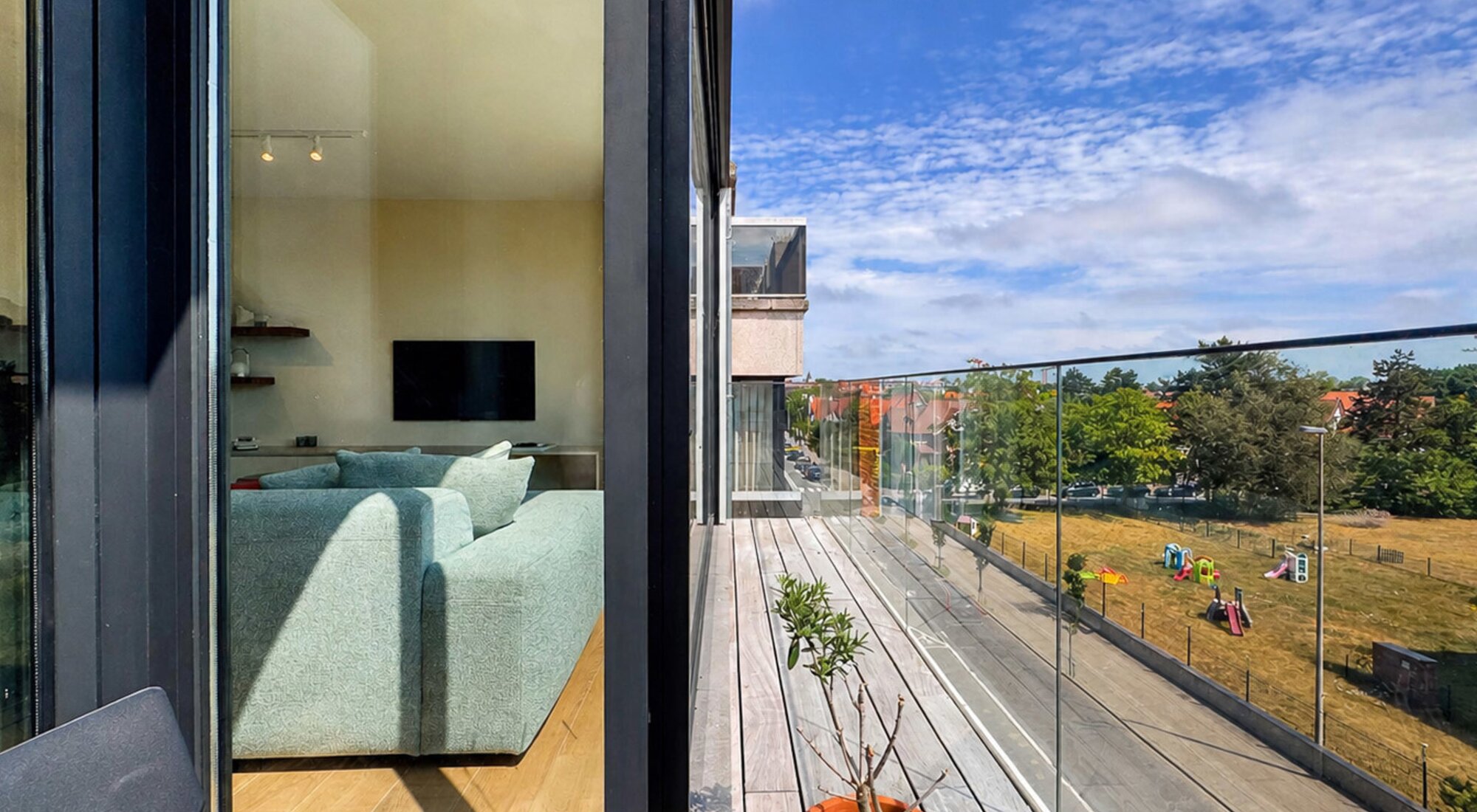 Prachtig 3-SLK appartement met twee terrassen gelegen nabij het Alfred Verweeplein en de Lippenslaan 
