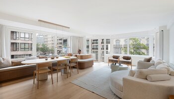 Prachtig gerenoveerd hoekappartement met 3-SLK in het centrum vlabij  het Van Bunnenplein en de zee