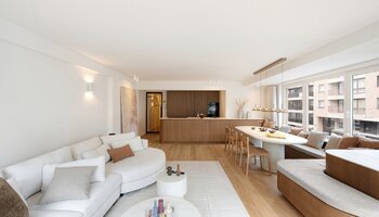Prachtig gerenoveerd hoekappartement met 3-SLK in het centrum vlabij  het Van Bunnenplein en de zee
