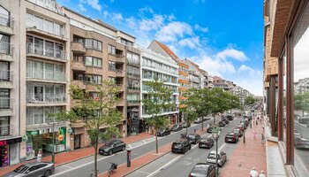 Prachtig gerenoveerd hoekappartement met 3-SLK in het centrum vlabij  het Van Bunnenplein en de zee