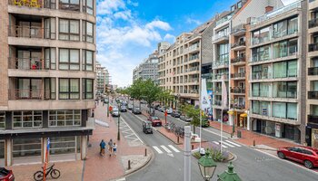 Prachtig gerenoveerd hoekappartement met 3-SLK in het centrum vlabij  het Van Bunnenplein en de zee