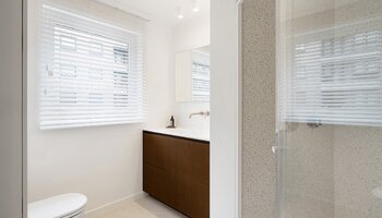 Prachtig gerenoveerd hoekappartement met 3-SLK in het centrum vlabij  het Van Bunnenplein en de zee