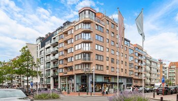 Prachtig gerenoveerd hoekappartement met 3-SLK in het centrum vlabij  het Van Bunnenplein en de zee