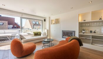 Penthouse unique comprenant 3CH et une grande terrasse ensoleillée, situé à proximité de la place Rubens et de la mer