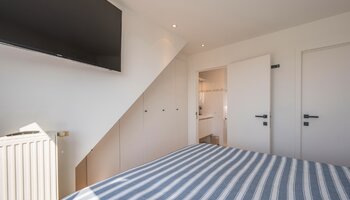 Penthouse unique comprenant 3CH et une grande terrasse ensoleillée, situé à proximité de la place Rubens et de la mer
