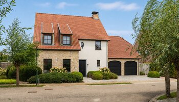 Exclusieve villa op groot perceel met zwembad en poolhouse
