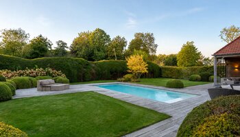 Exclusieve villa op groot perceel met zwembad en poolhouse