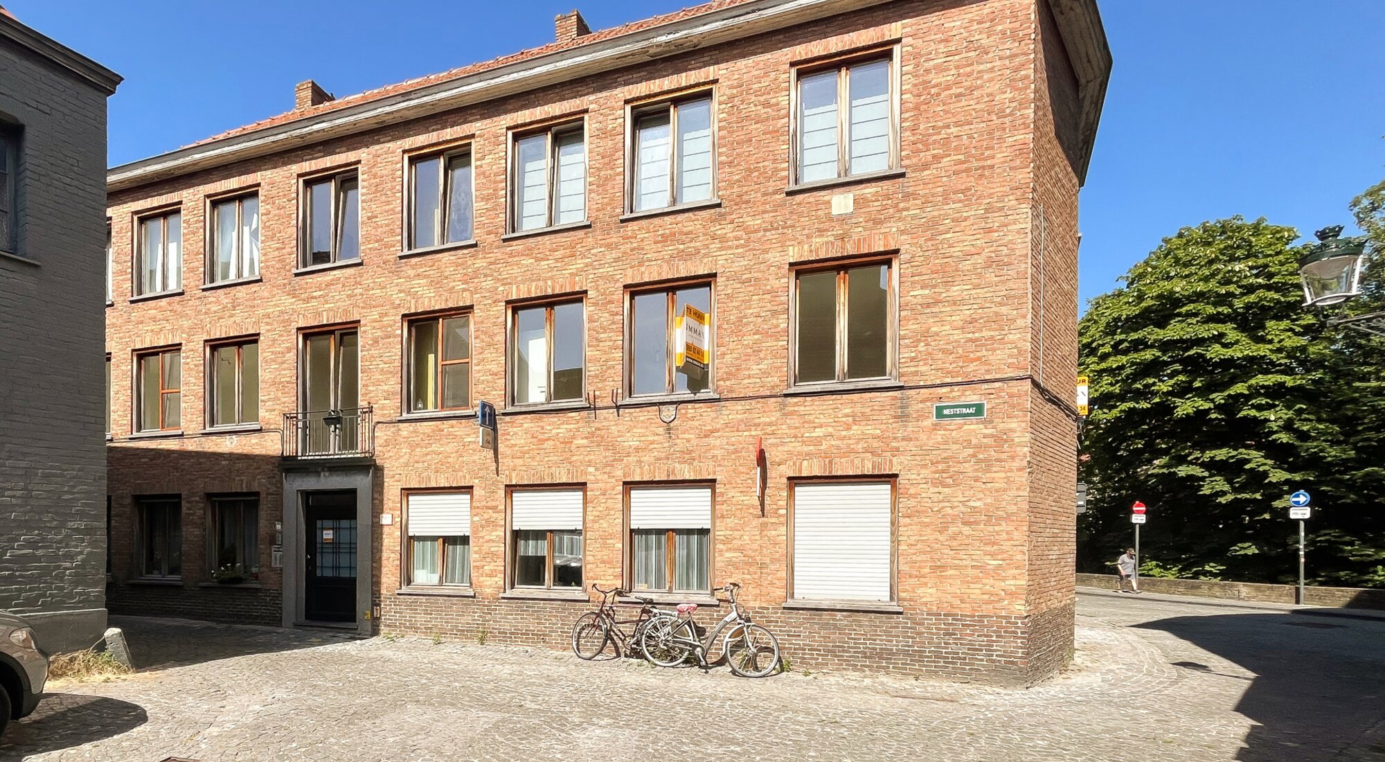 Ruim twee slaapkamer appartement