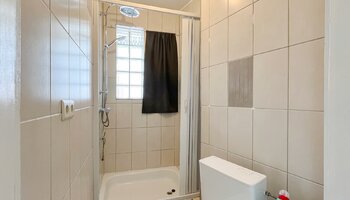 Ruim twee slaapkamer appartement
