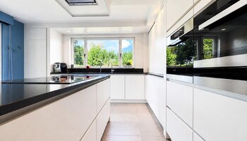 Villa met 6 kamers op een uiterst gegeerde en groene ligging