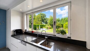 Villa met 6 kamers op een uiterst gegeerde en groene ligging