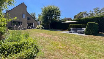 Villa met 6 kamers op een uiterst gegeerde en groene ligging