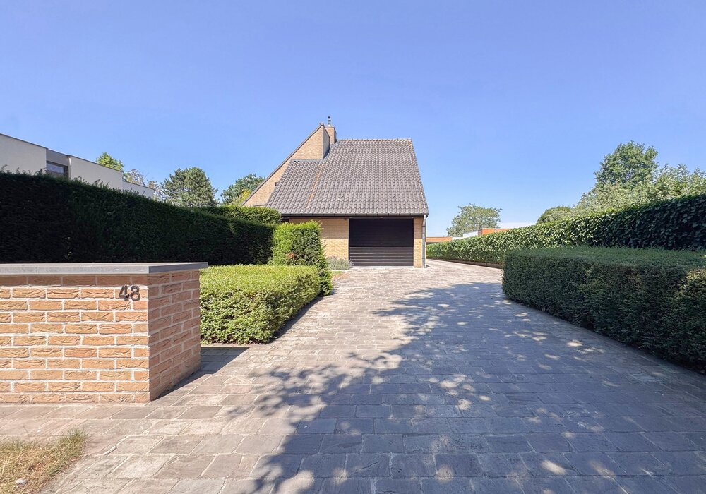 Villa met 6 kamers op een uiterst gegeerde en groene ligging