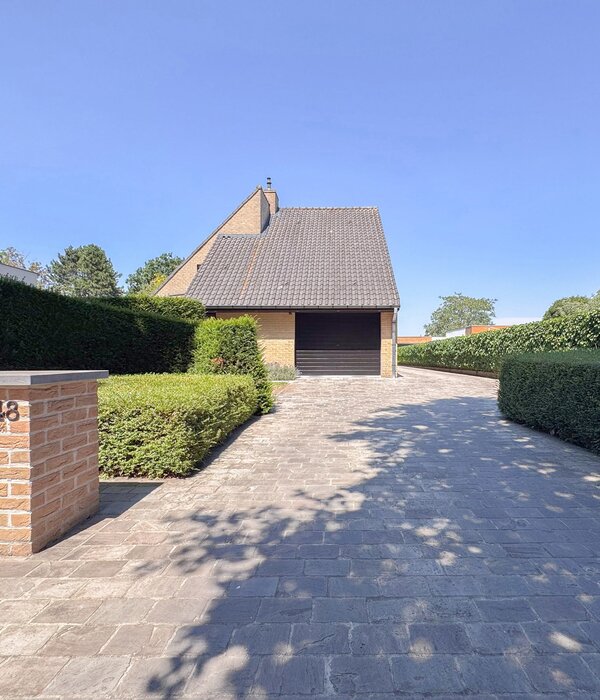Villa met 6 kamers op een uiterst gegeerde en groene ligging