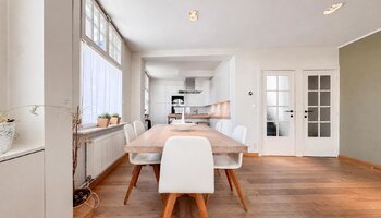 Maison rénovée avec terrasse ensoleillée et parking