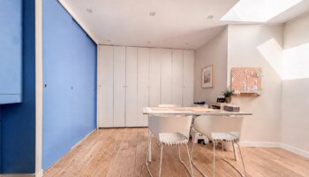 Maison rénovée avec terrasse ensoleillée et parking