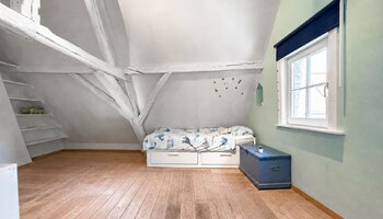 Maison rénovée avec terrasse ensoleillée et parking