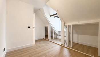 Gerenoveerde stadswoning met 4 slaapkamers op top ligging