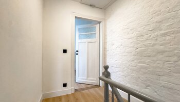Gerenoveerde stadswoning met 4 slaapkamers op top ligging