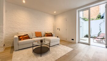 Gerenoveerde stadswoning met 4 slaapkamers op top ligging