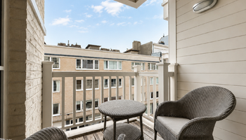Appartement spacieux de 3 pièces avec terrasses exposées au sud, situé dans la Zoutelaan