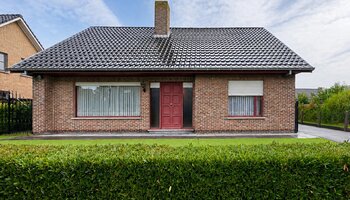 Villa met dubbele garage en atelier op landelijke ligging