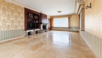 Villa met dubbele garage en atelier op landelijke ligging