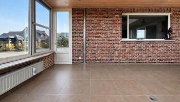Villa met dubbele garage en atelier op landelijke ligging