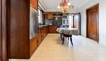 Villa met dubbele garage en atelier op landelijke ligging