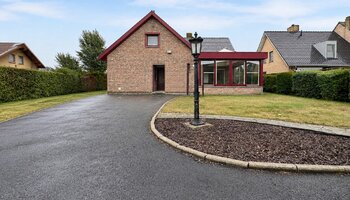 Villa met dubbele garage en atelier op landelijke ligging