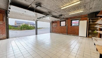 Villa met dubbele garage en atelier op landelijke ligging